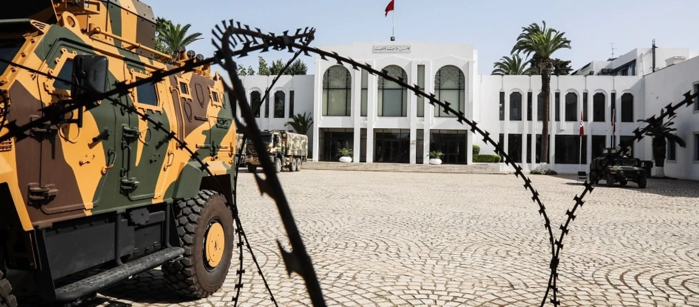 Τυνησία: Απαγόρευση της κυκλοφορίας από τις 7 το απόγευμα - Τι ανακοίνωσε ο πρόεδρος της χώρας